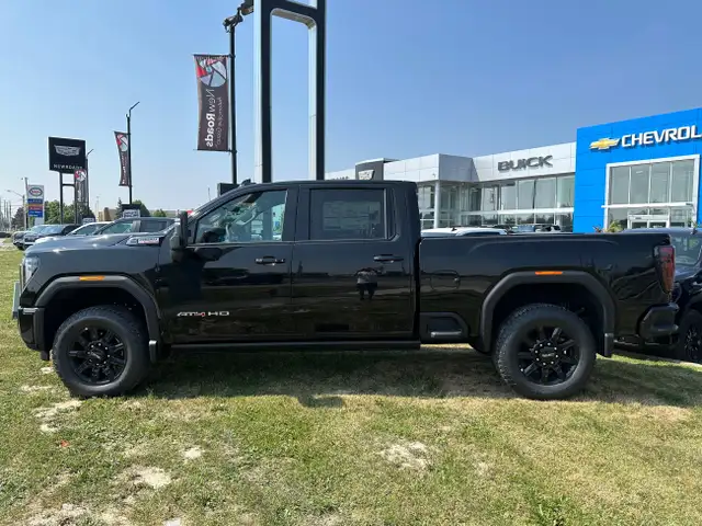 2025 GMC Sierra 2500HD AT4 in Cars & Trucks in Markham / York Region - Image 9
