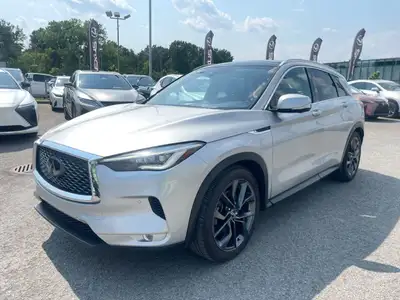 Le INFINITI QX50 ESSENTIAL 2019 est un VUS compact de luxe qui allie design élégant, technologies av...