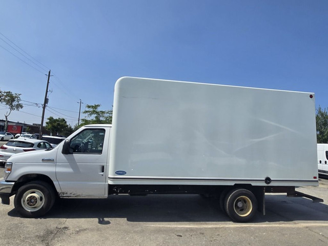 2021 Ford E-450 E-450 - 16Ft Box - Ramp - V8 Gasoline in Cars & Trucks in City of Toronto - Image 4