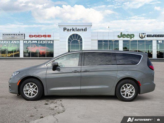 2023 Chrysler Pacifica Touring L Nav Capable Heated Leather in Cars & Trucks in St. Albert - Image 2
