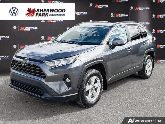 2020 Toyota RAV4 XLE | AWD | HEATED SEATS AND STEERING in Cars & Trucks in Strathcona County