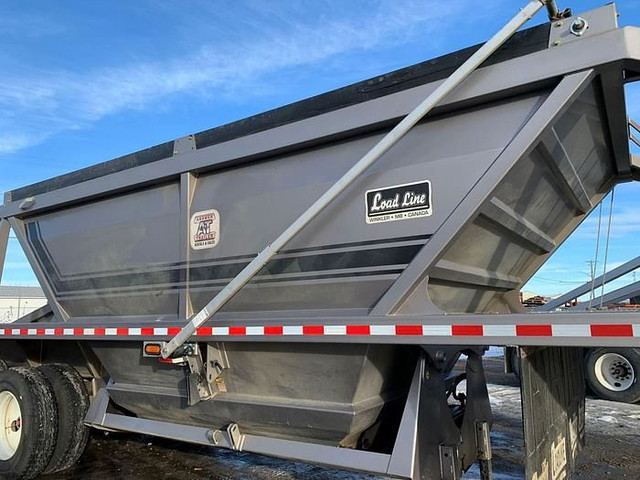 2022 Loadline 40' Tridem Clam Dump in Heavy Equipment in St. Albert - Image 2