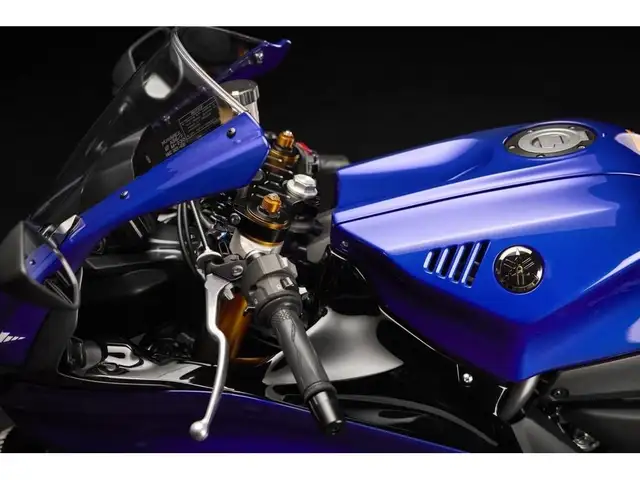 2025 Yamaha YZF-R7 RESERVE LE VOTRE in Sport Bikes in Laval / North Shore - Image 13