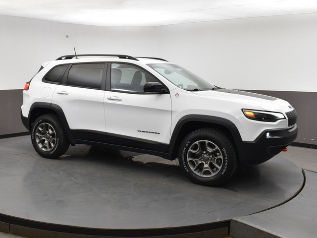 2022 Jeep Cherokee Trailhawk Edition with Heated seats, back up  in Cars & Trucks in City of Halifax