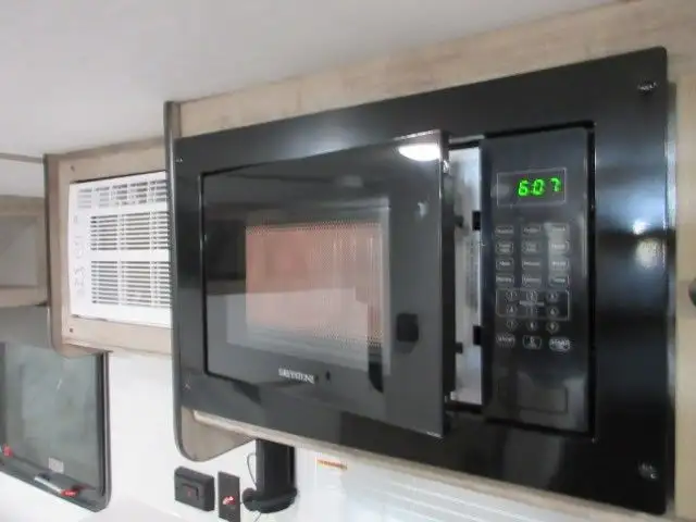 "NEW" 2025 TRAIL BOSS 170RX - $23,999. as low as $45 Weekly in Travel Trailers & Campers in Winnipeg - Image 26