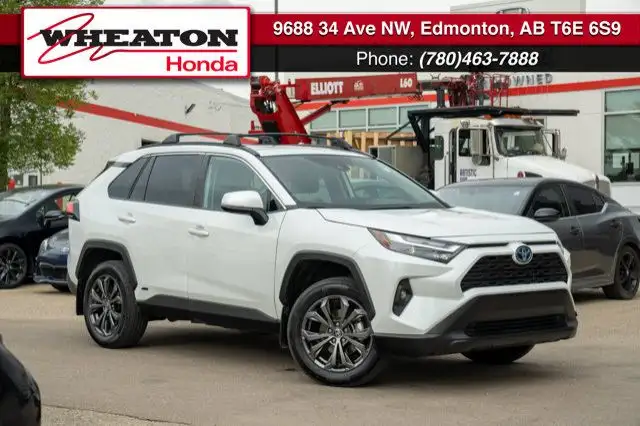 2024 Toyota RAV4 Hybrid XLE dans Autos et camions dans Ville d’Edmonton - Image 2