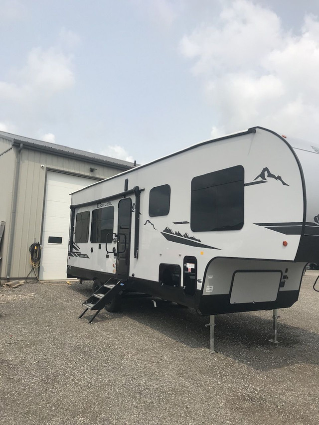 2024 FOREST RIVER CHEROKEE 256  RR 5TH WHEEL TOY HAULER! $53995! in Cargo & Utility Trailers in London