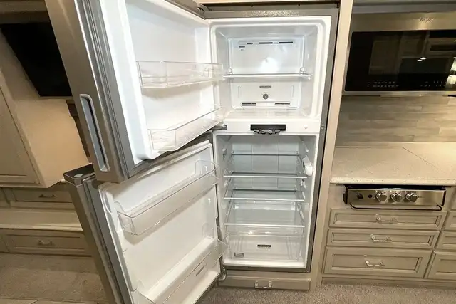 2023 Newmar Bay Star 3225 – Pre-Owned Class A Motorhome. in RVs & Motorhomes in Red Deer - Image 32