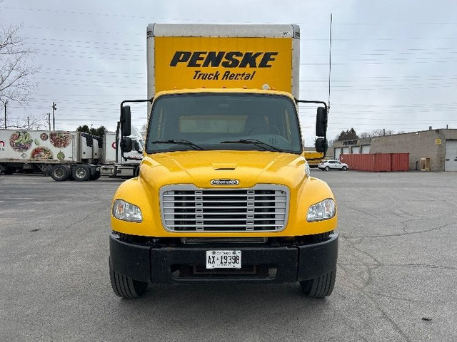 2019 Freightliner M2 DURAPLAT in Heavy Trucks in Mississauga / Peel Region - Image 2