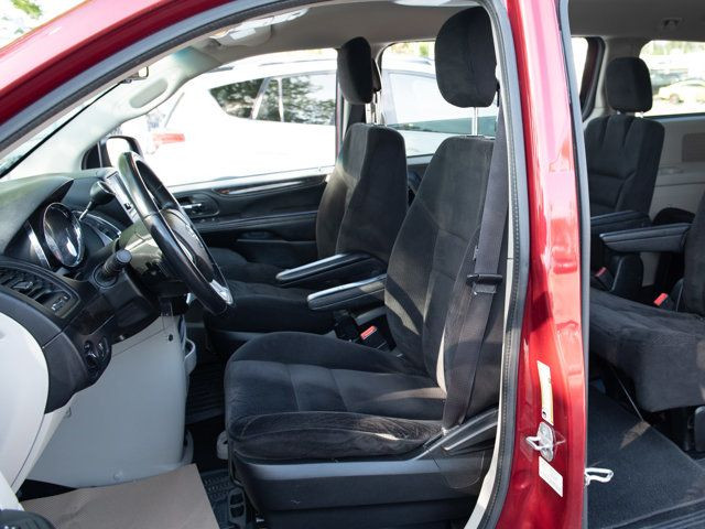 2014 Dodge Grand Caravan SXT in Cars & Trucks in Calgary - Image 2
