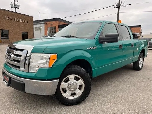 2010 Ford F-150 XLT SUPER CREW-1 OWNER-NEW TIRES-CERTIFIED