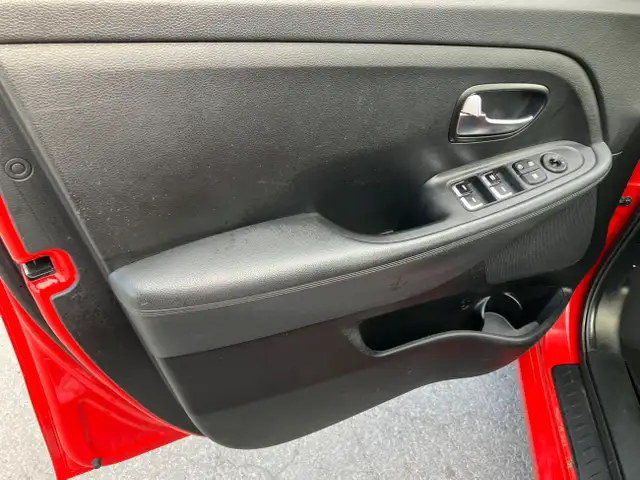 2015 Kia Rondo LX in Cars & Trucks in Laval / North Shore - Image 11