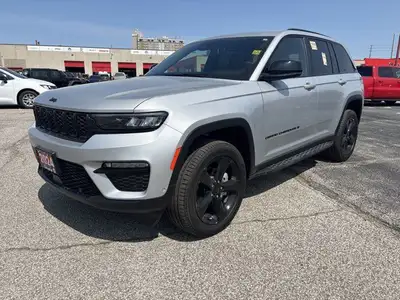 Former Chrysler Vehicle**Jeep**Grand Cherokee**Limited**4x4**Black Appearance Package**3.6L V6**Leat...