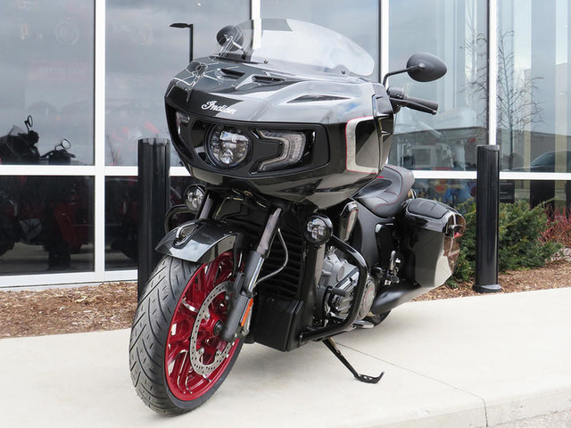 2024 Indian Motorcycle Challenger Elite Charcoal Candy/Black Can in Street, Cruisers & Choppers in Cambridge - Image 4