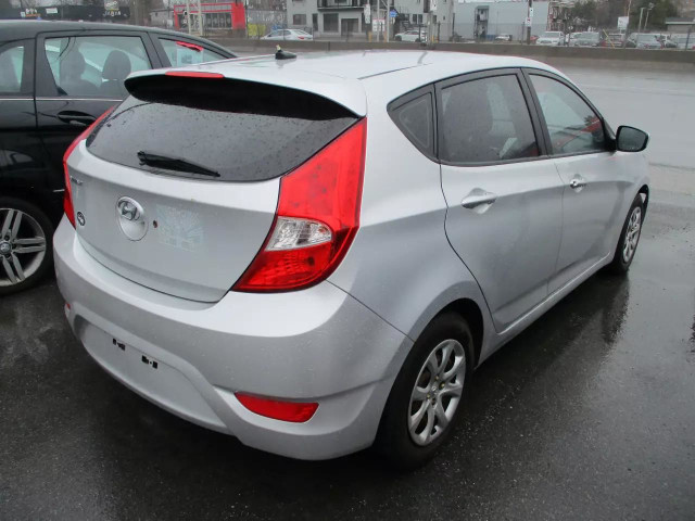 2014 HYUNDAI Accent GS Tout-Equipee 5 Vitesses in Cars & Trucks in Longueuil / South Shore - Image 2