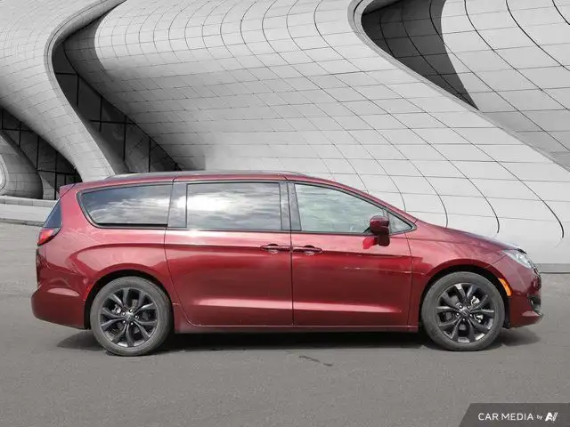 2018 Chrysler Pacifica Touring-L Plus | Apple CarPlay | Leather in Cars & Trucks in London - Image 7