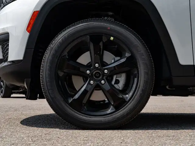 2025 Jeep Grand Cherokee L Altitude dans Autos et camions dans Barrie - Image 12