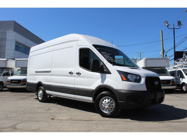 2023 Ford Transit Cargo Van T-250 148 EL AWD 4X4 TOIT HAUT ALLON in Cars & Trucks in Laval / North Shore - Image 3