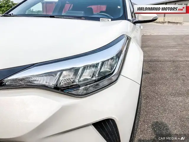 2020 Toyota C-HR XLE Premium in Cars & Trucks in Hamilton - Image 12