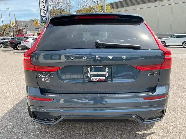 2022 Volvo XC60 B6 R-Design AWD - BOWERS & WILKINS! NAV! 360 CAM dans Autos et camions dans Kitchener / Waterloo - Image 7