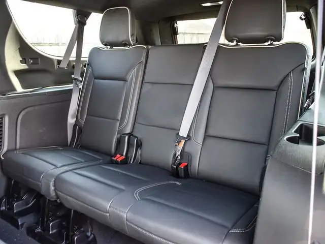 2024 GMC Yukon XL SLT Clean Carfax | One Owner | 4WD XL LUX |... in Cars & Trucks in Oakville / Halton Region - Image 21