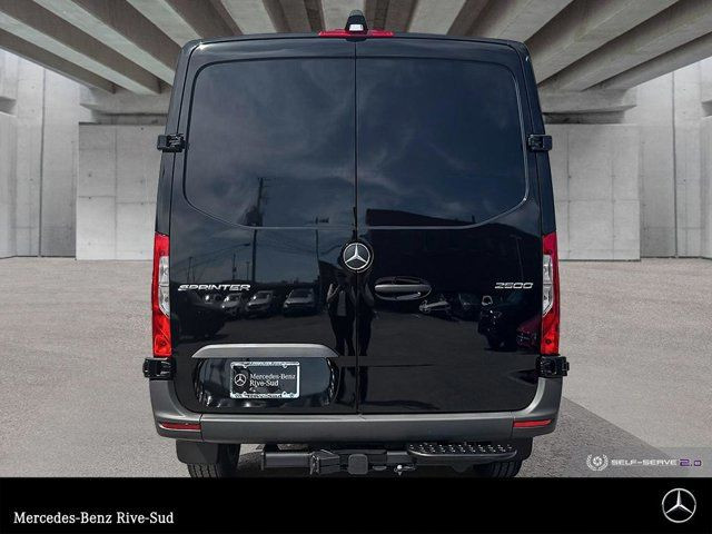 2025 Mercedes-Benz Sprinter 2500 144 Wheelbase Standard Roof RWD in Cars & Trucks in Longueuil / South Shore - Image 4
