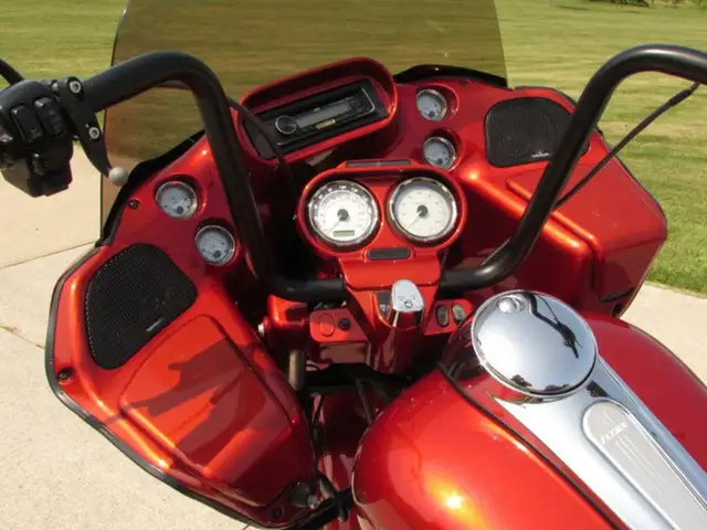 2013 Harley-Davidson FLTRX Road Glide Custom in Sport Touring in Leamington - Image 28