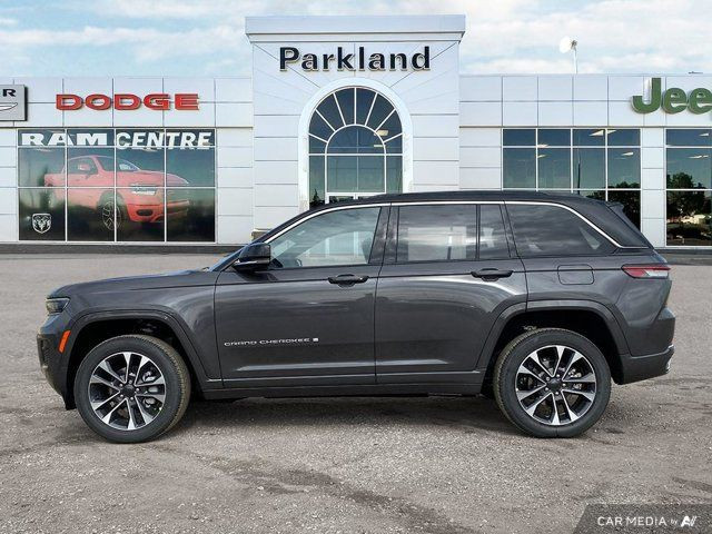 2025 Jeep Grand Cherokee Overland 4x4 Sunroof Nav HUD Night in Cars & Trucks in St. Albert - Image 2