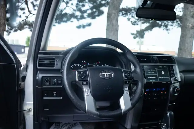 2020 Toyota 4Runner SR5 4WD, Sunroof, Alloy Wheels, Rear View Ca in Cars & Trucks in Oakville / Halton Region - Image 17