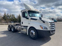 2019 Freightliner T12664ST