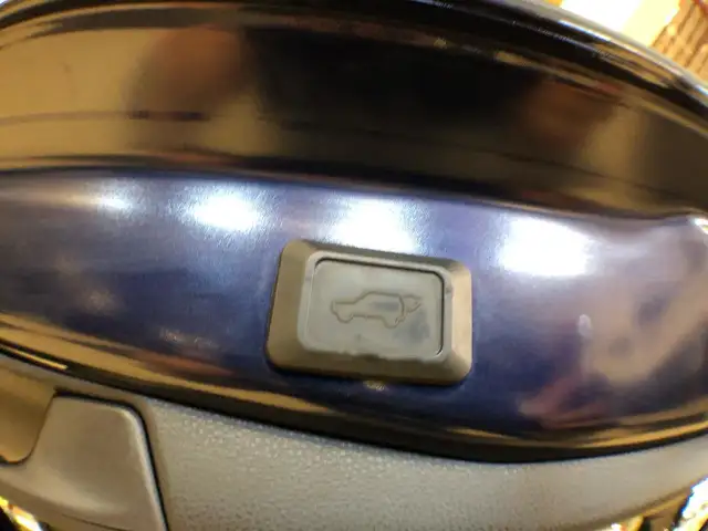2019 Toyota RAV4 XLE AWD LEATHER SUNROOF L/ASSIST B/SPOT CARPLAY in Cars & Trucks in City of Toronto - Image 32