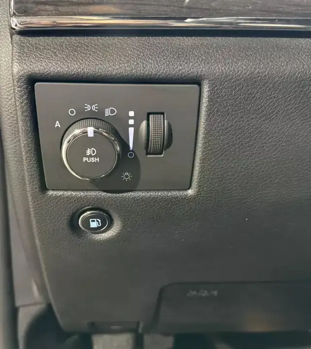 2015 JEEP Grand Cherokee OVERLAND 4X4/DIESEL/CUIR/TOIT PANO/NAVI in Cars & Trucks in City of Montréal - Image 28