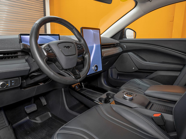 2021 Ford Mustang Mach-E PREMIUM eAWD *AUTONOMIE PROLONGEE* TOIT in Cars & Trucks in Laurentides - Image 2