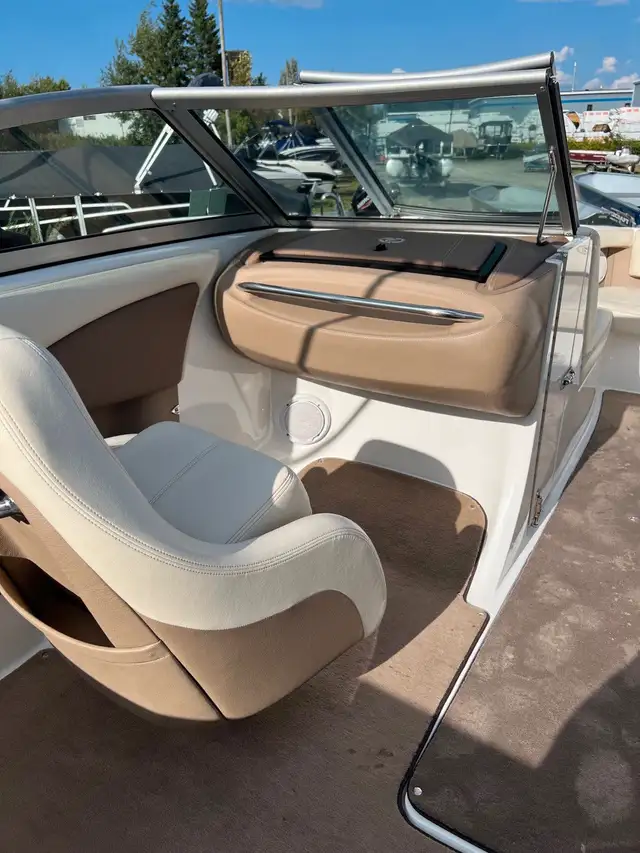 2010 COBALT 210 in Powerboats & Motorboats in Sherbrooke - Image 9