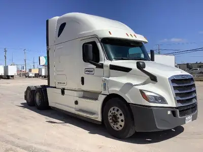 2020 FREIGHTLINER T12664ST;Heavy Duty Trucks - Conventional Truck w/ Sleeper Penske Location 1100 KI...