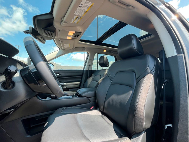 2025 Nissan Pathfinder SL AWD HEATEDSEATS HEATEDSTEERING MOONROO in Cars & Trucks in Moncton - Image 4