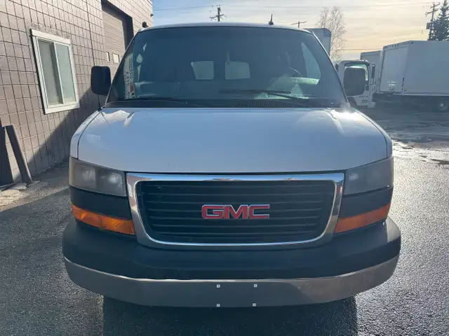 2014 GMC Savana 8 Passenger Van AWD in Cars & Trucks in Calgary - Image 8