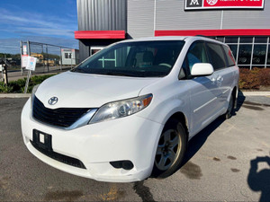 2013 Toyota Sienna LE 7 Passenger