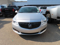 The 2017 Buick Regal Sport Touring blends refined design, confident turbocharged performance, and pr... (image 1)