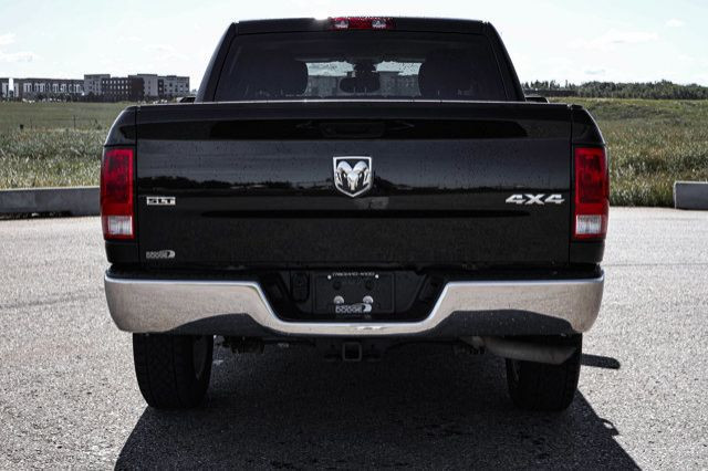 2023 Ram 1500 Classic SLT CREWCAB 4X4 HEMI in Cars & Trucks in Strathcona County - Image 3