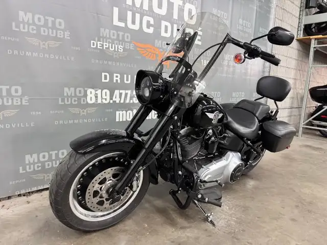 2015 Harley-Davidson FLSTFB Fat Boy Lo in Street, Cruisers & Choppers in Drummondville - Image 9