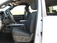 4x4, 6.4L HEMI V8, Dual Wireless Charging Pad, Heated Seats/Steering Wheel, Remote Start, 9 Alpine S... (image 9)