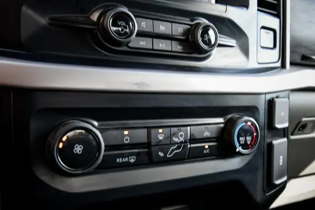 2023 Ford F-150 XLT • NAV • PARK ASSIST • POWER SEAT • BEDLINER in Cars & Trucks in Ottawa - Image 23