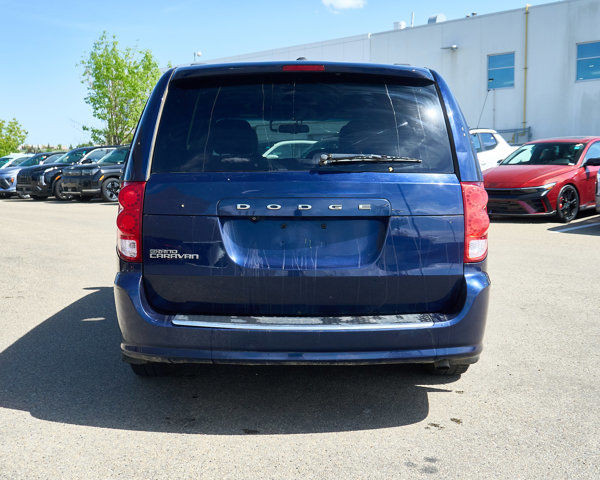 2017 Dodge Grand Caravan SXT Premium Plus | Leather Interior in Cars & Trucks in Edmonton - Image 4