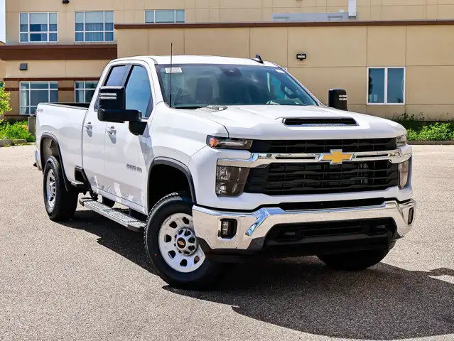 2025 Chevrolet Silverado 2500HD LT dans Autos et camions dans Comté de Strathcona - Image 3
