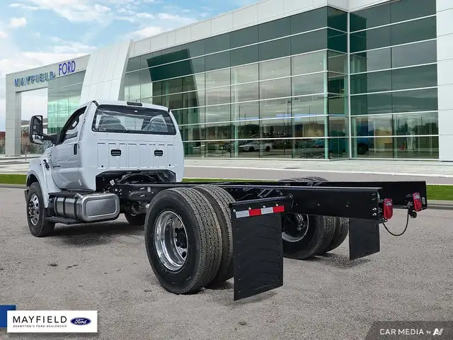 2026 Ford F750 Chassis Truck in Cars & Trucks in Mississauga / Peel Region - Image 5