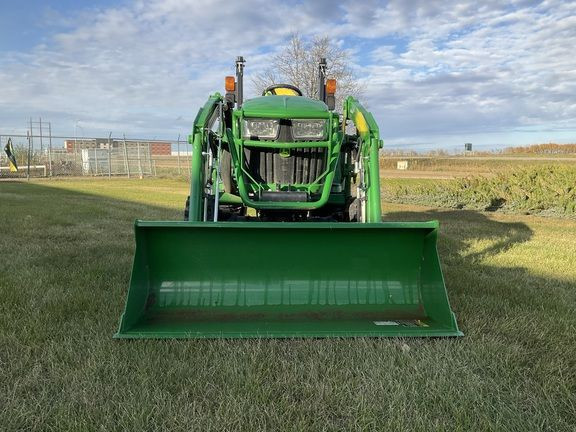 2019 John Deere 2038R in Farming Equipment in Prince Albert - Image 2