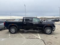 2020 GMC Sierra 2500HD SLT Crew Cab 4x4 - Standard BoxExperience power, luxury, and versatility with... (image 6)