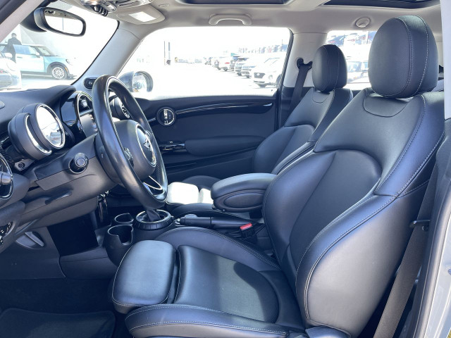2017 MINI Cooper Hardtop in Cars & Trucks in Calgary - Image 3