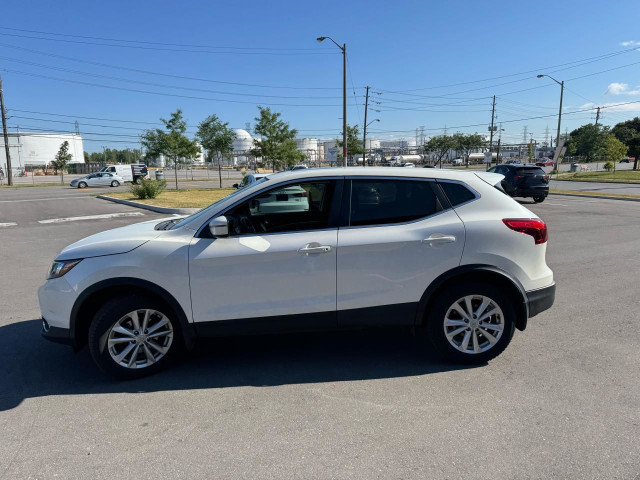 2017 Nissan Qashqai SV AWD P/SUNROOF BLUETOOTH P/START BACKUP CA in Cars & Trucks in City of Toronto - Image 4